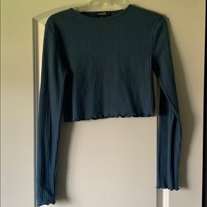 Long sleeve crop top